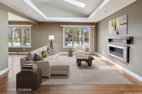 12447 Perry Ave, Chicago, IL 60628-7320