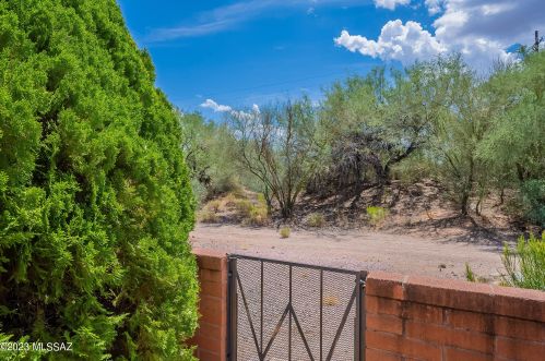 1176 Alpine Cir, Green Valley AZ 85614-1830 exterior