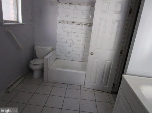 1729 Ellsworth St, Philadelphia PA 19146-2825 exterior