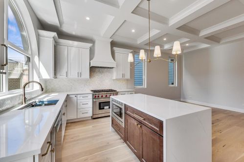 2345 Mclean Ave, Chicago IL 60647-4113 exterior