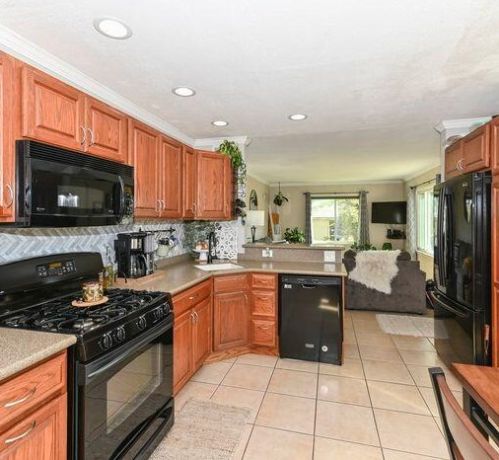 1830 Brantwood Ave, Milwaukee WI 53209-3410 exterior