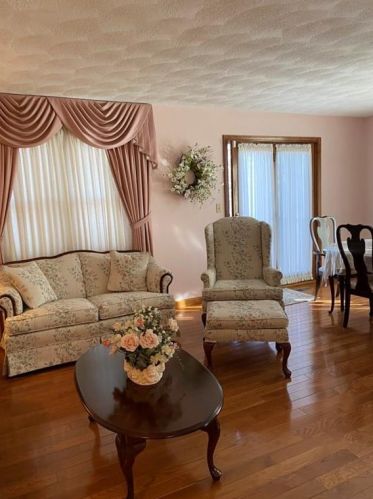 607 Brookhaven Ln, Woonsocket RI 02895-2767 exterior