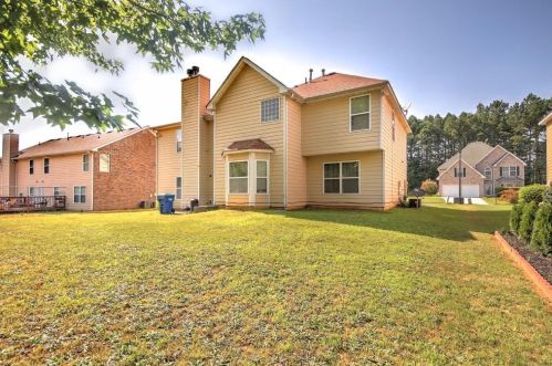 6386 Celtic Dr, Atlanta GA 30331-9414 exterior