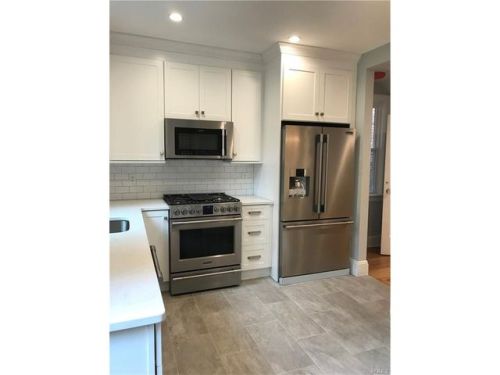 243 254th St, Bronx, NY 10471-2624