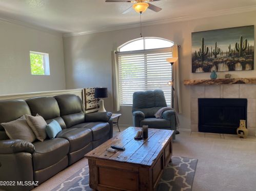 7050 Sunrise Dr, Tucson AZ 16105-1317 exterior