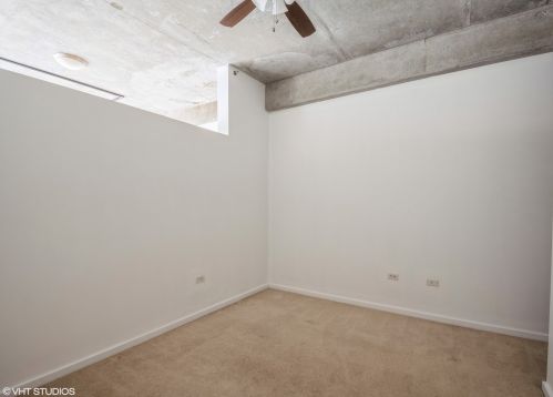 1620 Michigan Ave, Chicago IL  60616-1281 exterior