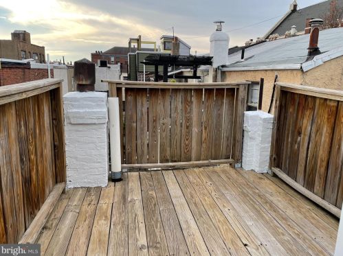 912 Catharine St, Philadelphia PA 19143-2624 exterior