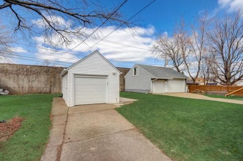 1725 55, Milwaukee WI 53214-5250 exterior