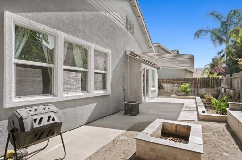 1272 Paseo Belleza, Turlock CA 95382-7396 exterior