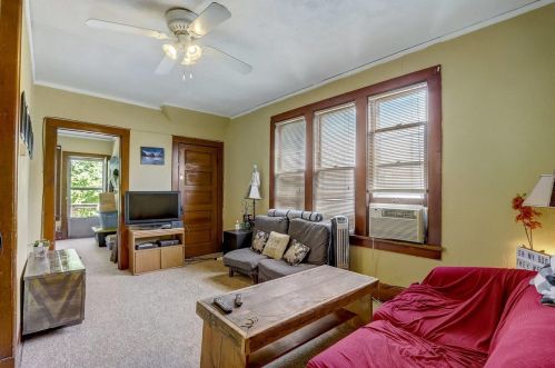 2943 Newhall St, Milwaukee WI 53211-3224 exterior