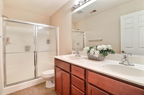 8402 Marshall Pl, Gary IN 46410-5697 exterior