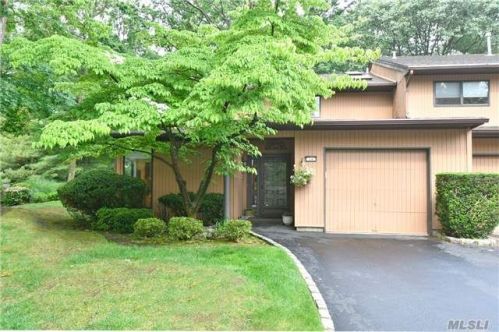 24 Northgate Cir, Huntington Station, NY 11747-3038