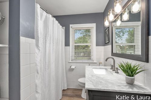 1243 Northlawn St, Grand Rapids MI 49505-3866 exterior