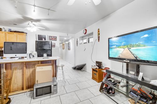 7952 Greenwood Ave, Chicago IL 60619-7096 exterior