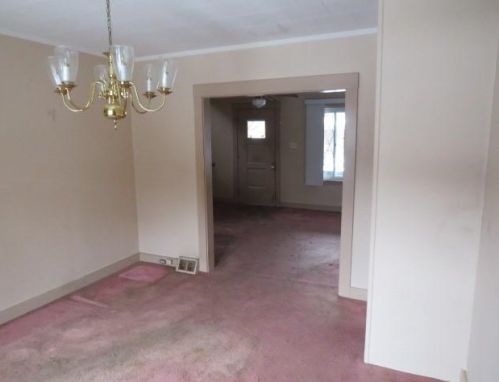 911 Kennebec St, Pittsburgh PA 15217-2605 exterior