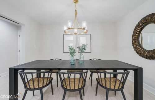 25 Chaumont Sq, Atlanta GA  30327-1088 exterior