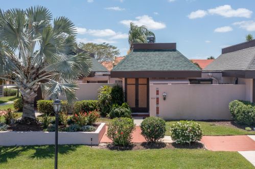 3327 La Prado Ct, Fort Pierce FL  34952-6111 exterior