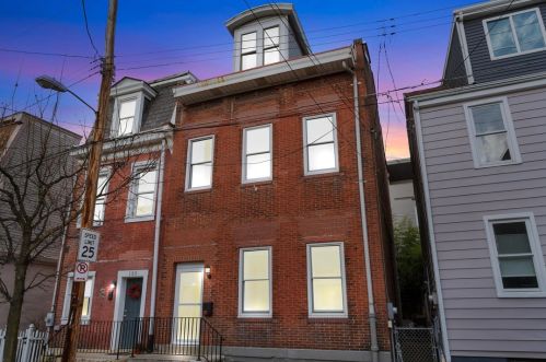 137 42nd St, Pittsburgh PA  15201-3136 exterior