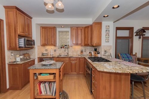 6467 Devonshire Ave, Saint Louis MO 63109-2504 exterior