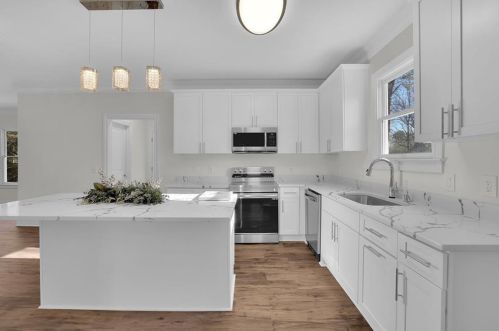 2199 Collins Dr, Atlanta GA  30318-1217 exterior