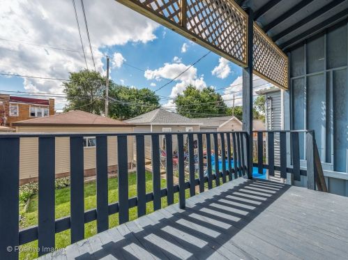 2052 Bingham St, Chicago IL  60647-4032 exterior