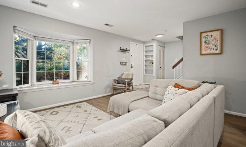 2020 Flowering Tree Ter, Silver Spring MD 20902-5815 exterior