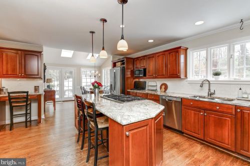 11 Todmorden Dr, Media PA 19086-6727 exterior