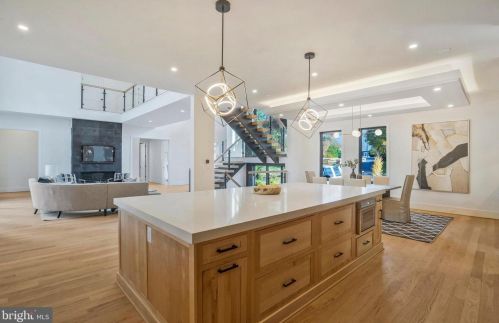 1520 Brookhaven Dr, Mc Lean VA  22101-4127 exterior