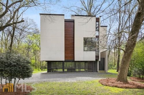 2105 Fairhaven Cir, Atlanta GA  30305-4314 exterior