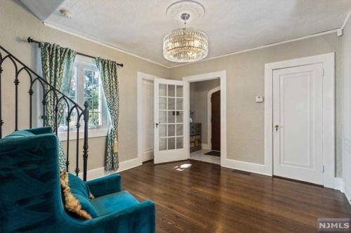 52 Llewellyn Rd, Montclair, NJ 07042-2532