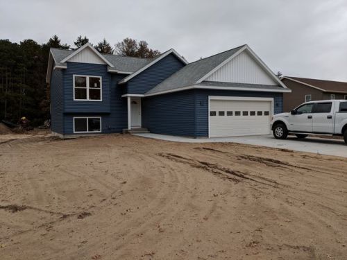 2472 Pratt Ln, Meskegon, MI 49444-4491
