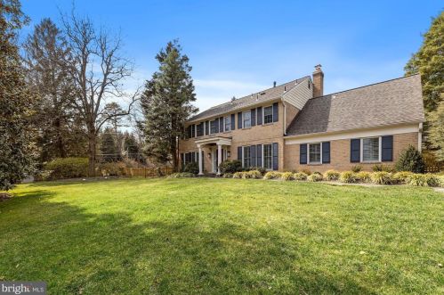 1008 Kimberwicke Rd, Mc Lean VA 22102-1328 exterior