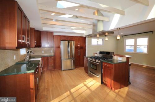 11231 Ashley Dr, Rockville MD  20852-2401 exterior