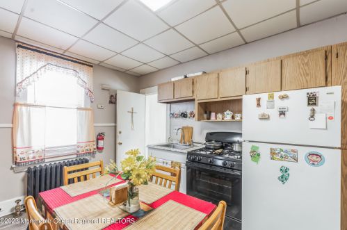 168 1st St, Perth Amboy NJ 08861-4652 exterior