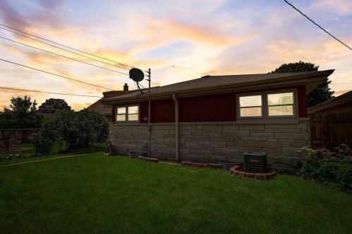 4272 72nd St, Milwaukee WI  53216-1038 exterior