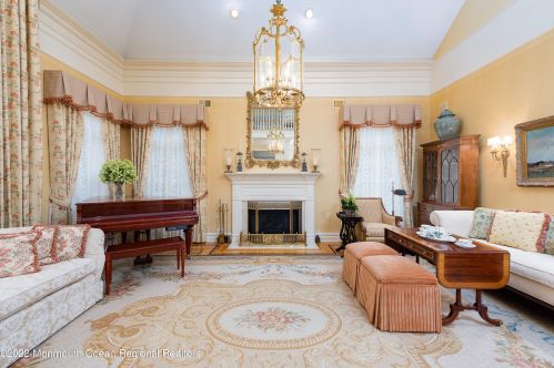 24 Conover Ln, Locust NJ exterior