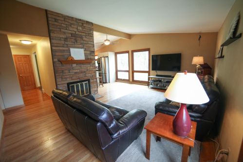 1615 119th St, Milwaukee, WI 53226-2945