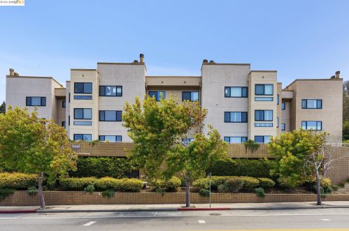 545 Pierce St, Berkeley CA 94706-1046 exterior