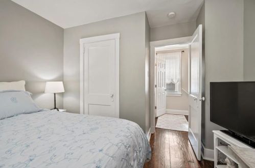 563 Allenby Ave, Pittsburgh PA 15218-1303 exterior