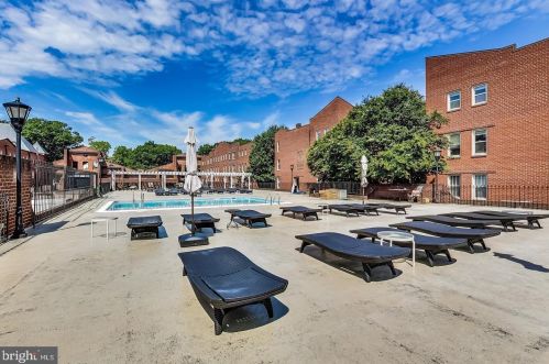 1428 Capitol St, Washington DC  20003-1571 exterior