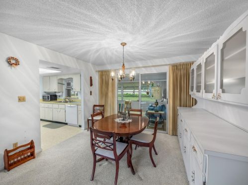 481 Curtis St, Fort Pierce FL 34983-1933 exterior