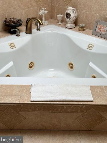 2160 Cumberland St, Philadelphia PA 19125-2245 exterior