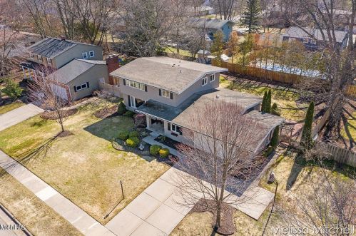 2716 Hampshire Blvd, Grand Rapids MI 49506-4774 exterior