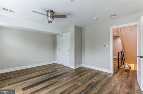 220 Fountain St, Philadelphia PA  19128-4508 exterior