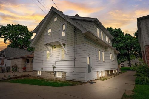 2119 84th St, Milwaukee WI  53227-1705 exterior