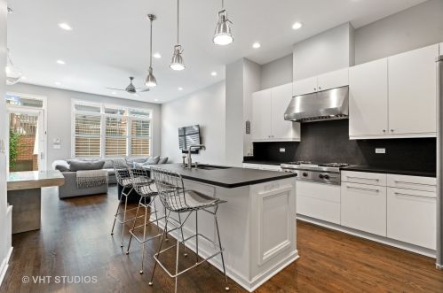 2630 Paulina St, Chicago IL  60614-1018 exterior