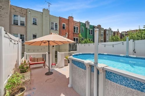 2983 Perry Ave, Bronx NY 10467-4105 exterior