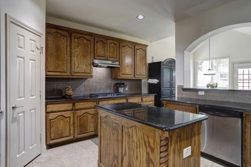 1378 Plum Vly Dr, Frisco TX 75033-0591 exterior