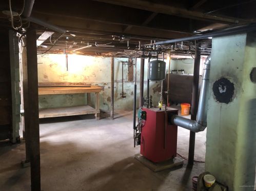 52 Newton St, Portland ME 04103-1525 exterior