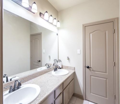 28418 Wild Mustang Ln, Fulshear TX 77441-2064 exterior